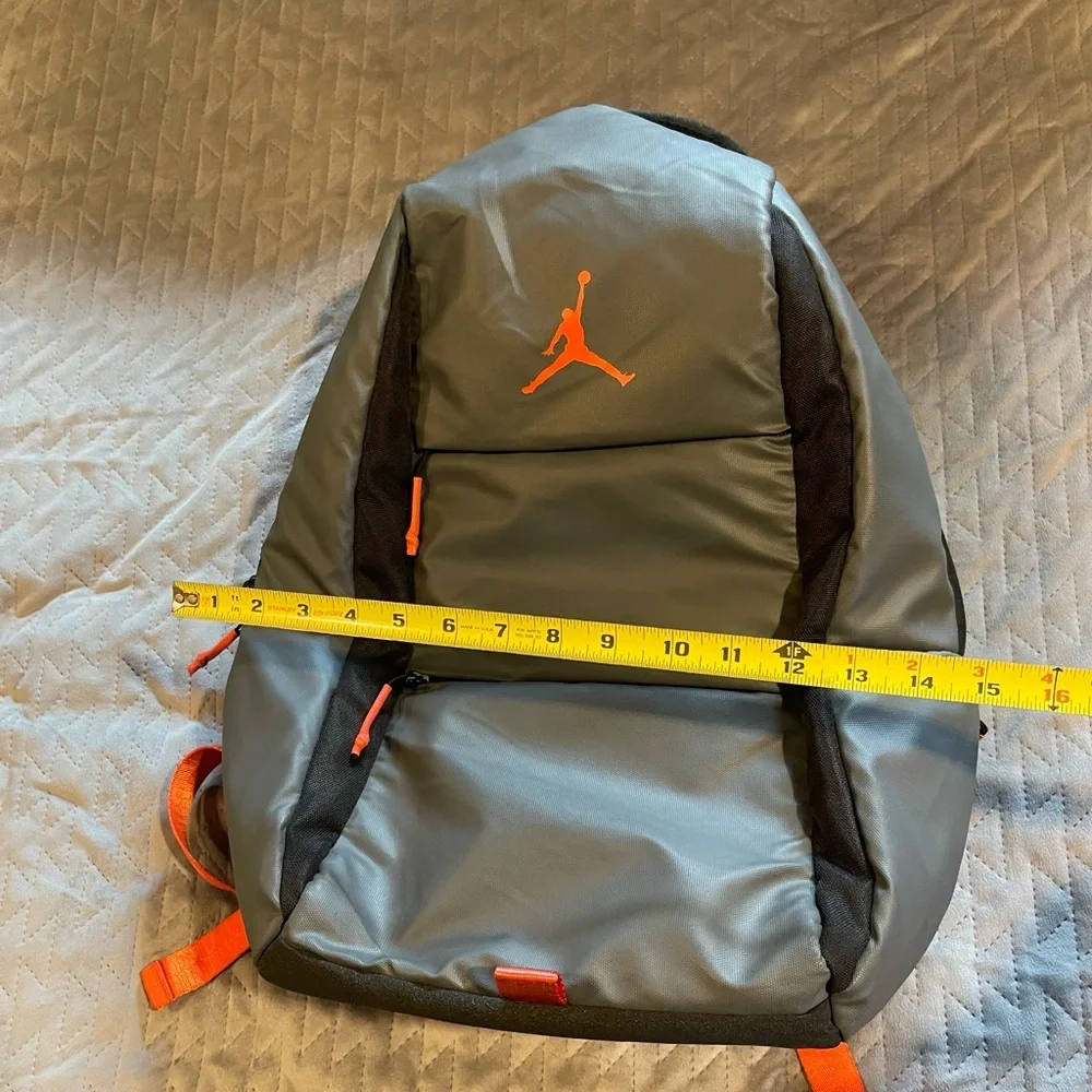 Jordan‎ backpack gray/red EUC